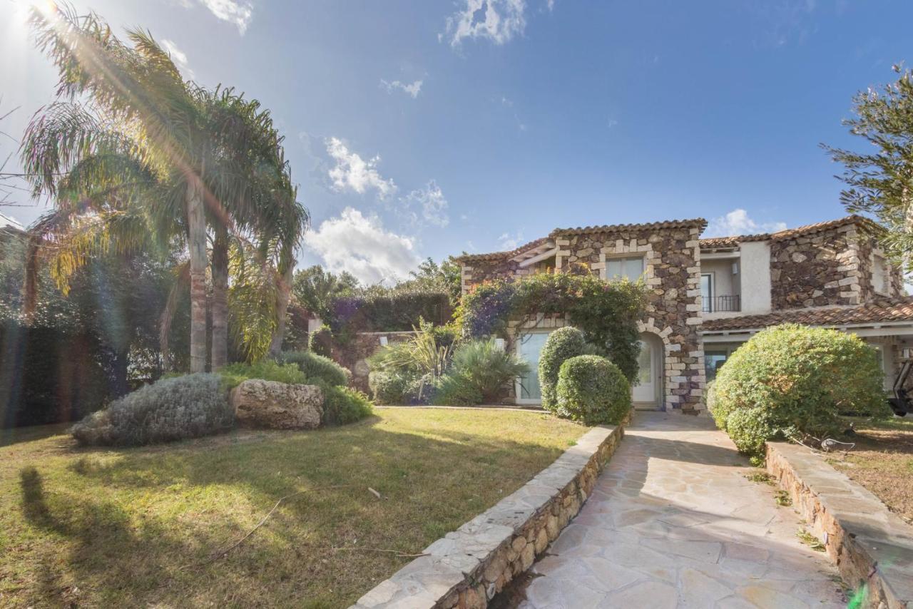 Villa Bougainvillea Con Piscina E Giardino Privato A Pochi Passi Dal Mare Кастіадас Екстер'єр фото