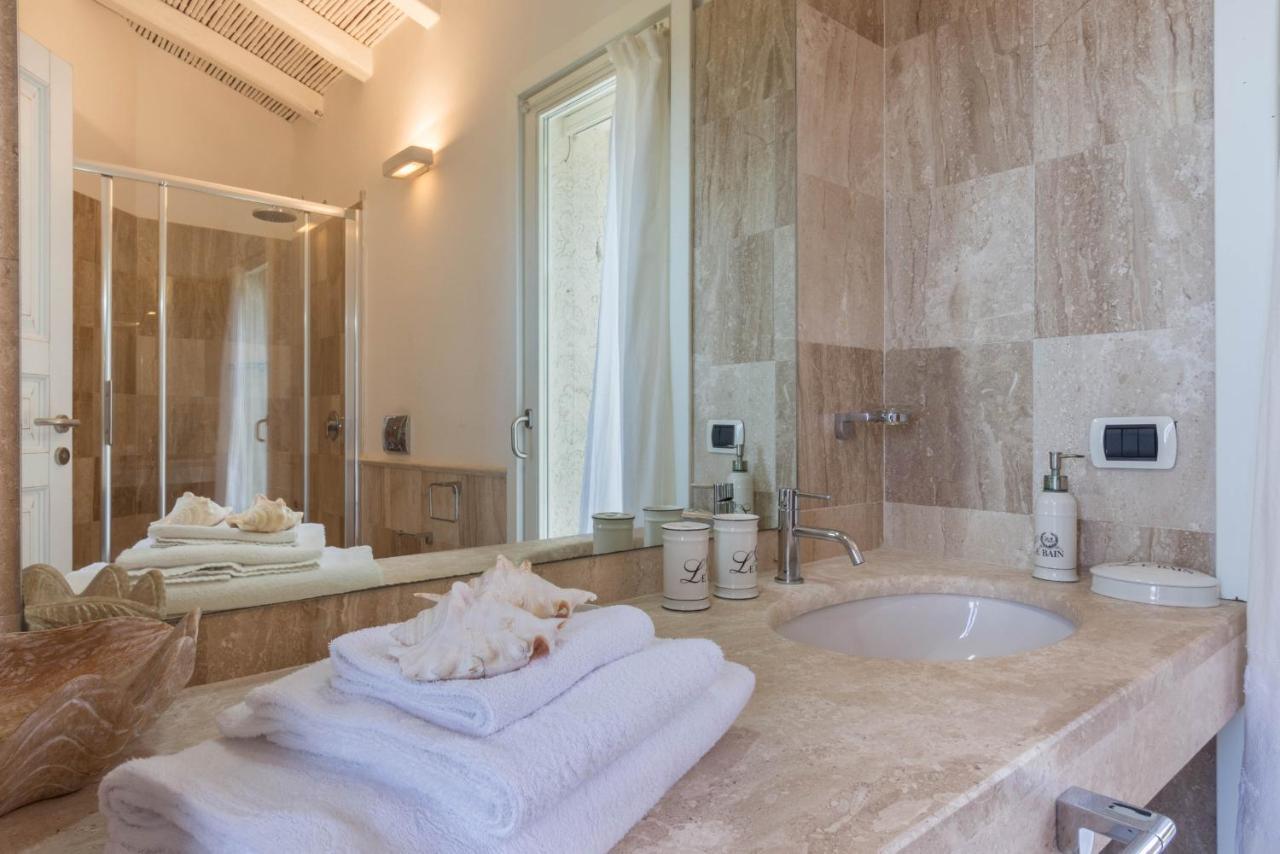 Villa Bougainvillea Con Piscina E Giardino Privato A Pochi Passi Dal Mare Кастіадас Екстер'єр фото