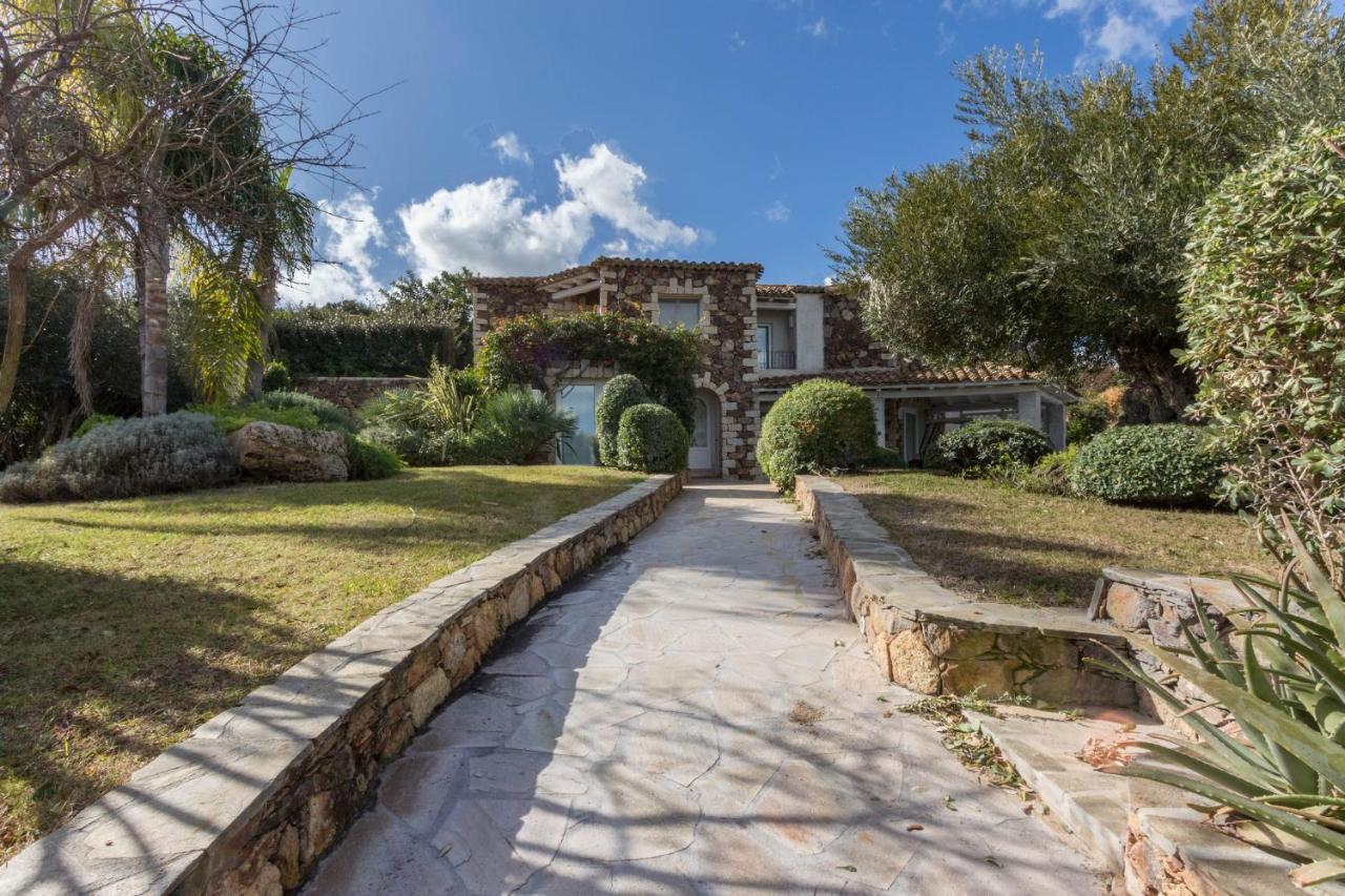 Villa Bougainvillea Con Piscina E Giardino Privato A Pochi Passi Dal Mare Кастіадас Екстер'єр фото