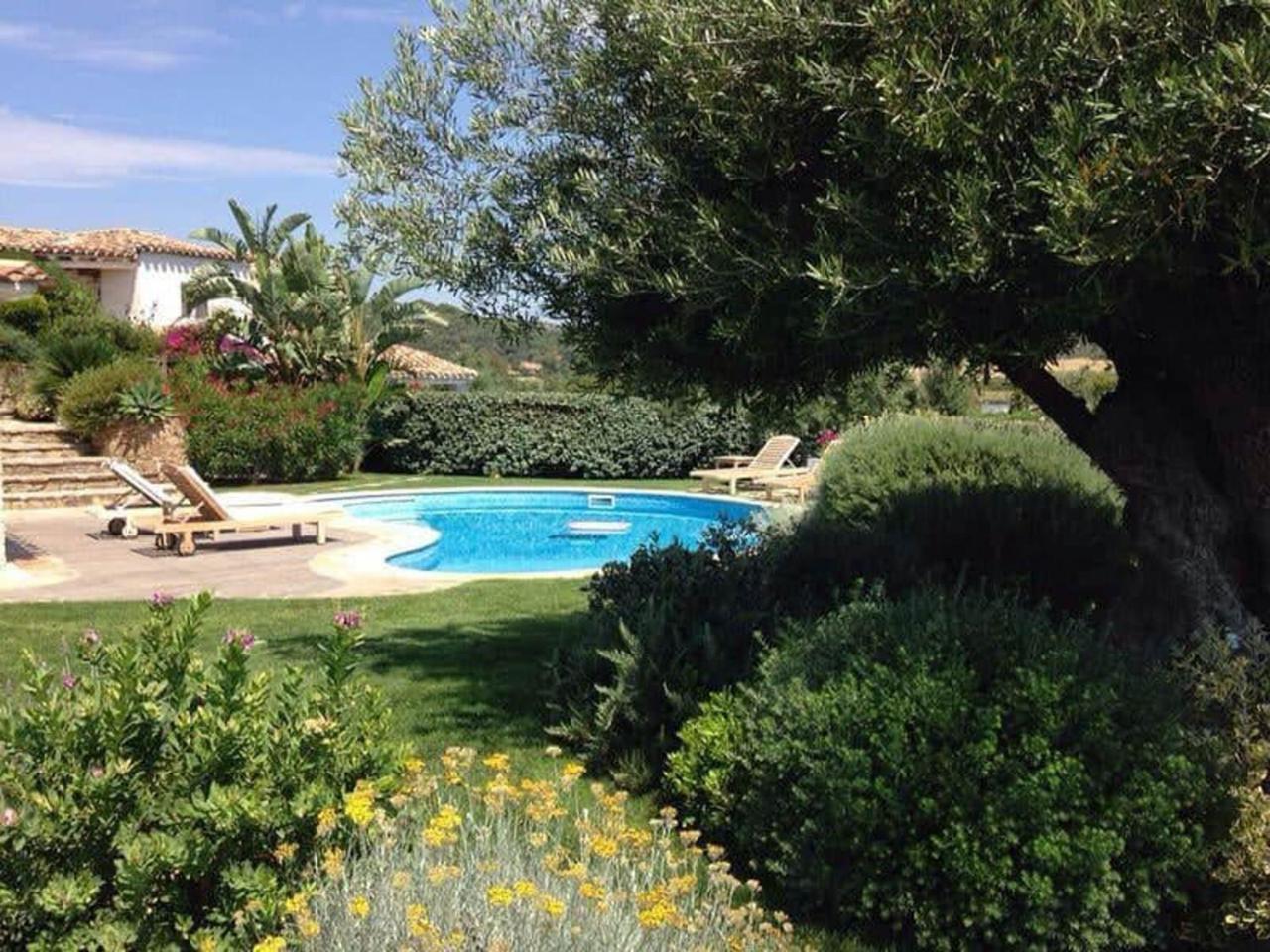 Villa Bougainvillea Con Piscina E Giardino Privato A Pochi Passi Dal Mare Кастіадас Екстер'єр фото